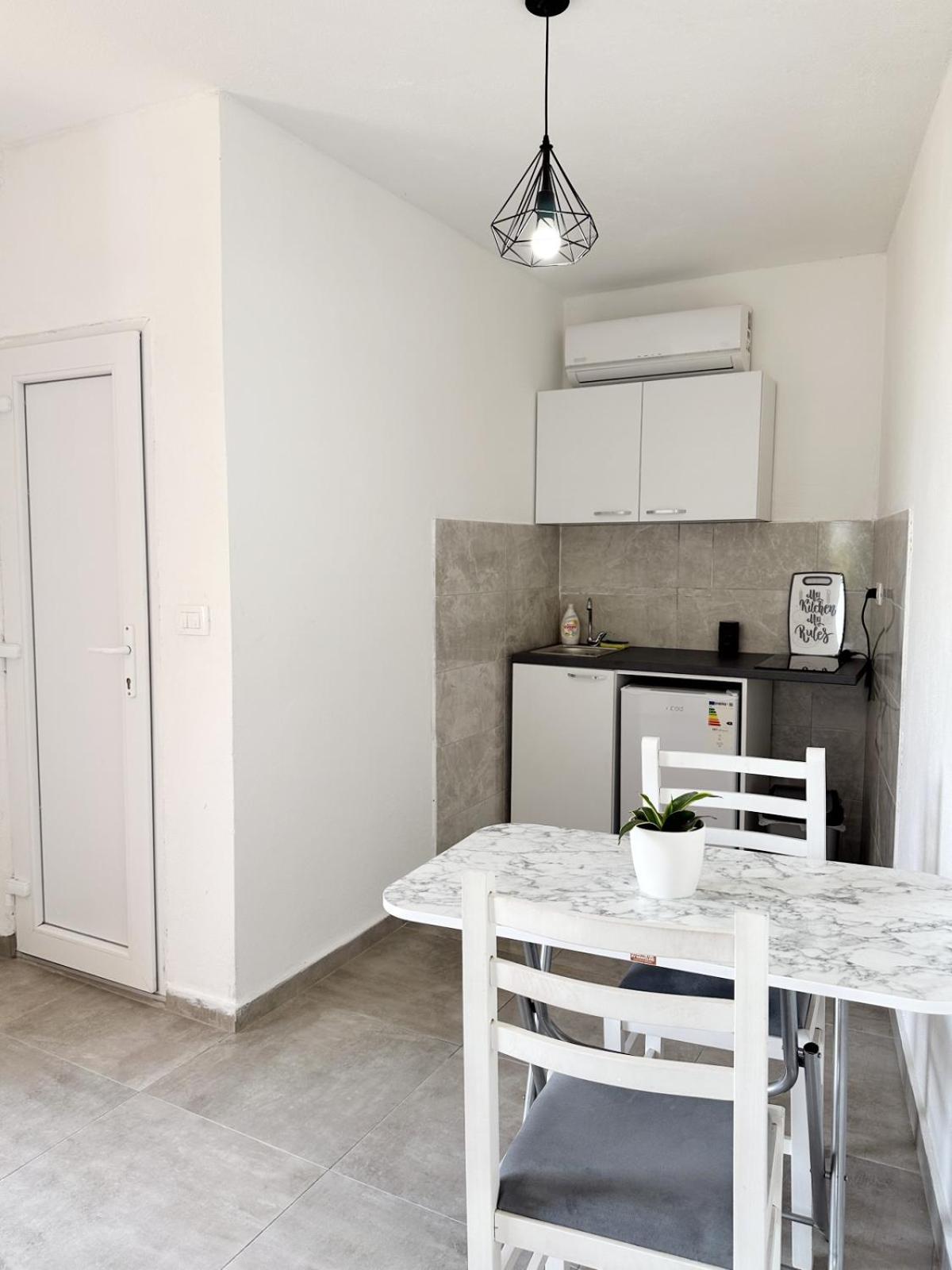 Jasmin Apartmani Bar Room photo
